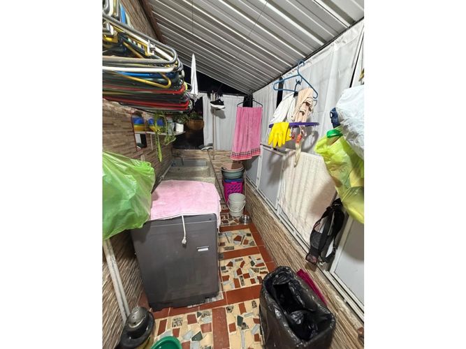 Casa de 8 alcobas en venta en Pablo Vi, Bucaramanga, 220 m² · foto 7 de 18