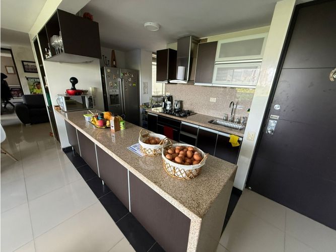 Apartamento de 3 alcobas en venta en Versalles, Bucaramanga, 96 m² · foto 5 de 11