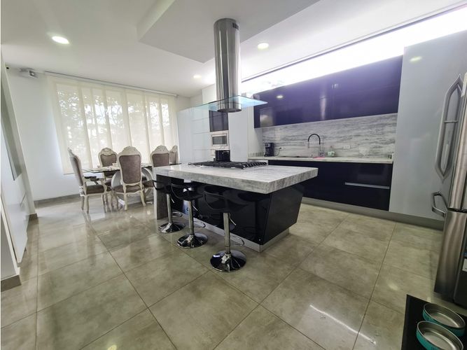 Casa de 5 alcobas en venta en Ruitoque, Floridablanca, 720 m² · foto 13 de 24