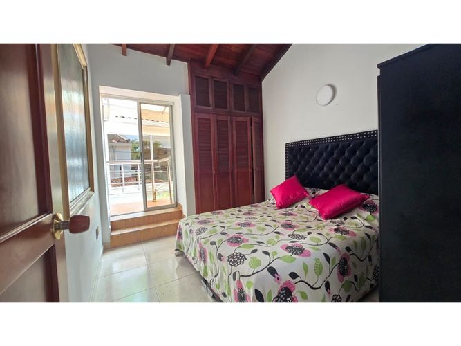 Casa de 5 alcobas en venta en Lagos Del Cacique, Bucaramanga, 693 m² · foto 9 de 16