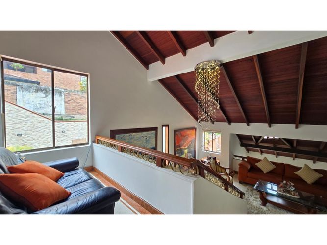 Casa de 5 alcobas en venta en Lagos Del Cacique, Bucaramanga, 693 m² · foto 10 de 16