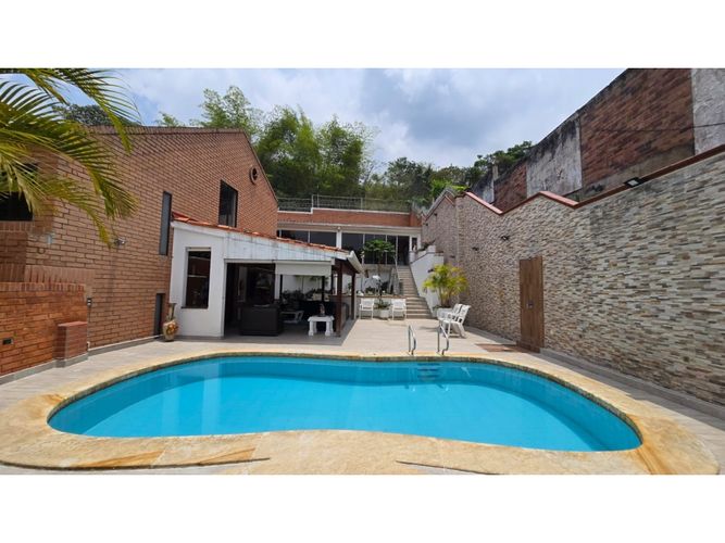 Casa de 5 alcobas en venta en Lagos Del Cacique, Bucaramanga, 693 m² · foto 12 de 16