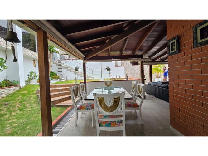 Casa de 5 alcobas en venta en Lagos Del Cacique, Bucaramanga, 693 m² · foto 14 de 16