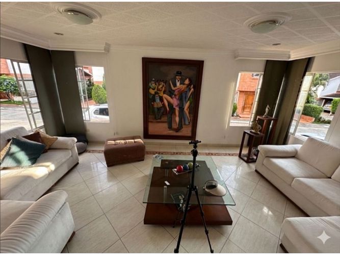 Casa de 5 alcobas en venta en Cañaveral, Floridablanca, 324 m² · foto 2 de 7