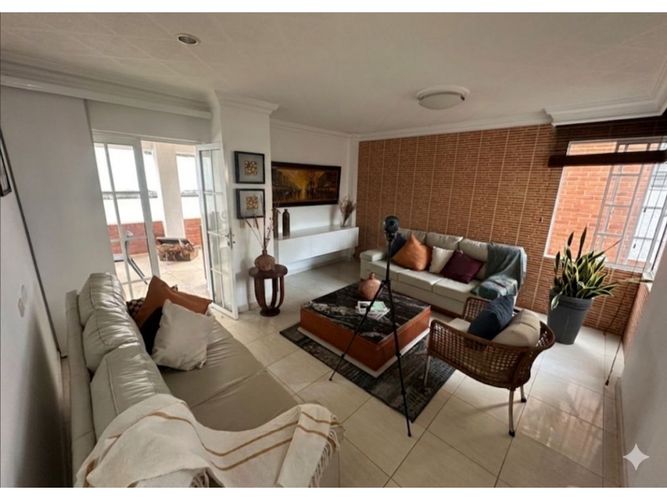 Casa de 5 alcobas en venta en Cañaveral, Floridablanca, 324 m² · foto 3 de 7
