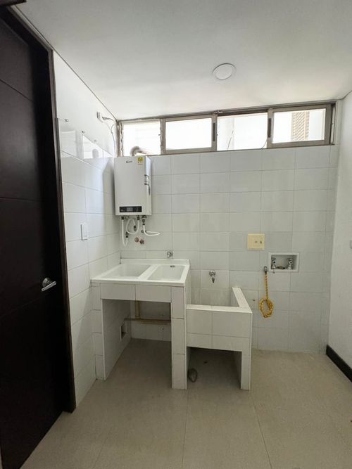 Apartamento en venta en Ciudad Jardin, Cali · foto 8 de 14