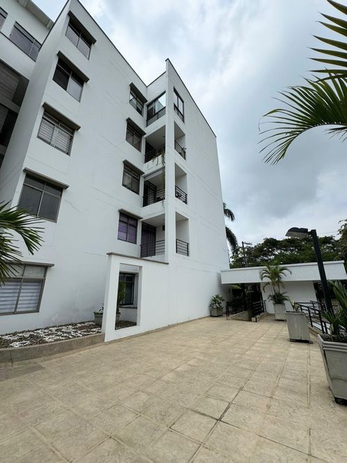 Apartamento en venta en Ciudad Jardin, Cali · foto 6 de 14