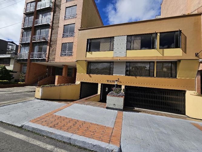Apartamento de 3 alcobas en venta en Ilarco, Bogotá, 172 m² · foto 4 de 13