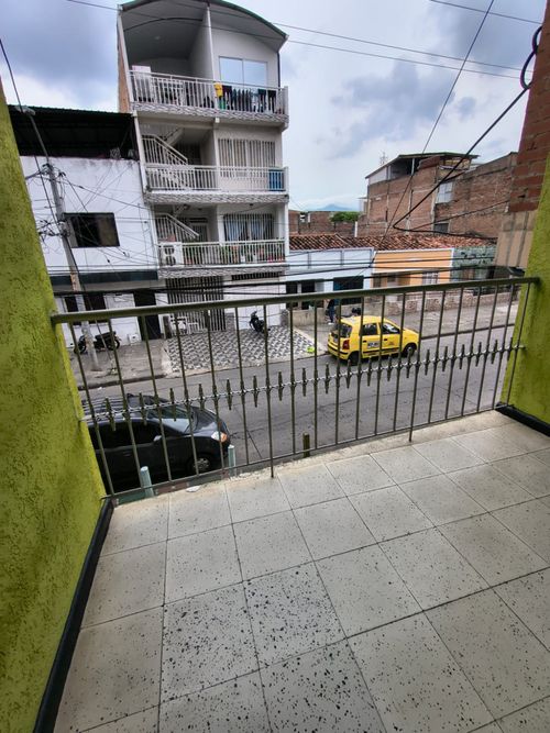 Casa de 5 alcobas en venta en La Libertad, Cali, 220 m² · foto 2 de 18