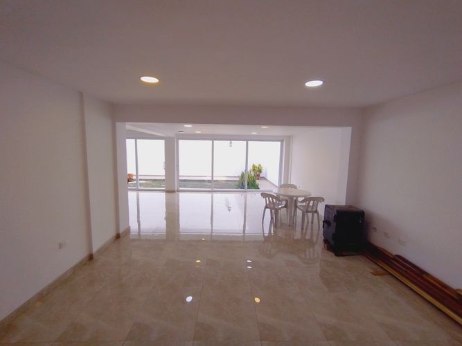 Casa de 6 alcobas en venta en La Flora, Cali, 612 m² · foto 2 de 24