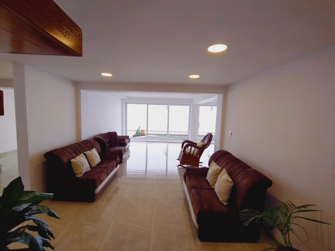Casa de 6 alcobas en venta en La Flora, Cali, 612 m² · foto 3 de 24