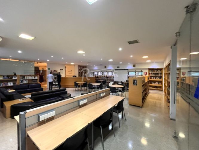 Bodega en arriendo en San Antonio, Medellín, 1650 m² · foto 2 de 24