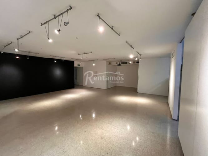 Bodega en arriendo en San Antonio, Medellín, 1650 m² · foto 3 de 24