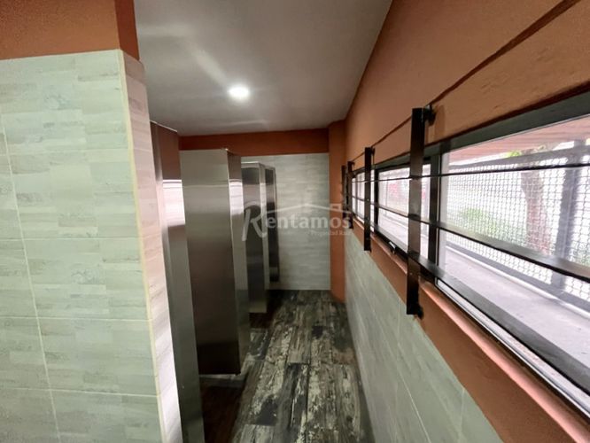 Bodega en arriendo en San Antonio, Medellín, 1650 m² · foto 16 de 24