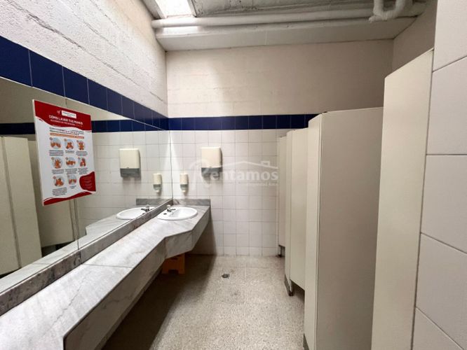 Bodega en arriendo en San Antonio, Medellín, 1650 m² · foto 18 de 24