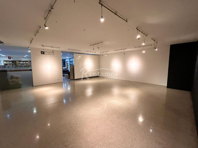 Local en arriendo en San Antonio, Medellín, 1650 m² · foto 4 de 24