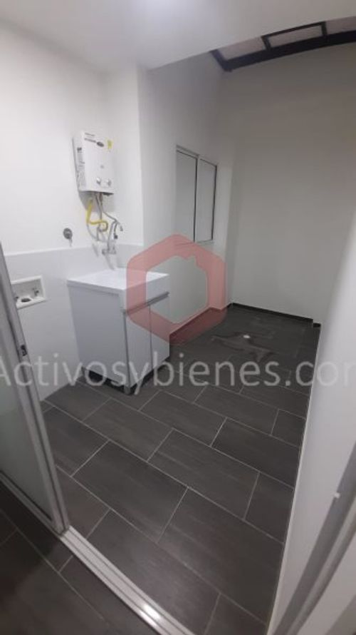 Apartamento de 2 alcobas en venta en Barrio Nuevo, Bello, 70 m² · foto 9 de 11