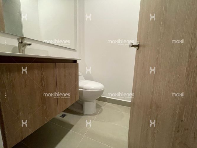 Casa de 3 alcobas en venta en Lomitas, La Ceja, 216 m² · foto 14 de 19