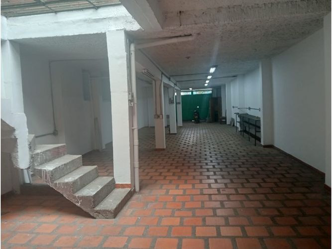 Bodega en arriendo en Gerona, Medellín, 250 m² · foto 2 de 10