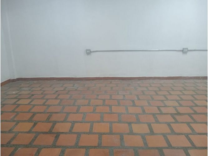 Bodega en arriendo en Gerona, Medellín, 250 m² · foto 9 de 10