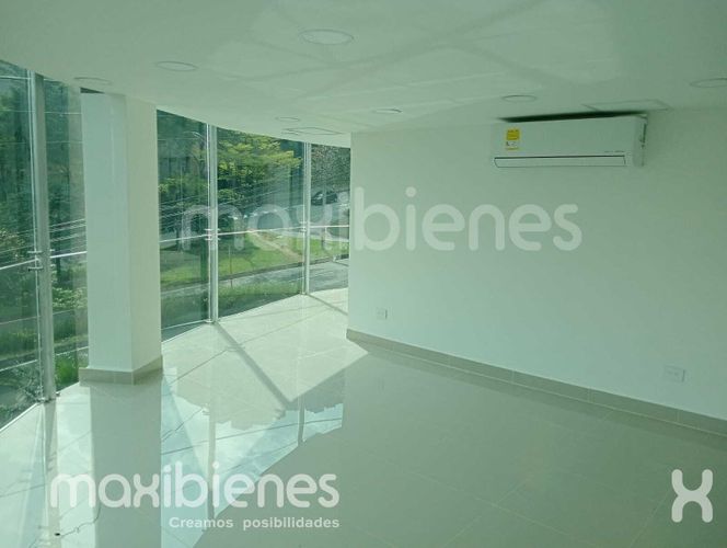 Oficina en arriendo en El Castillo, Medellín, 92 m² · foto 3 de 5