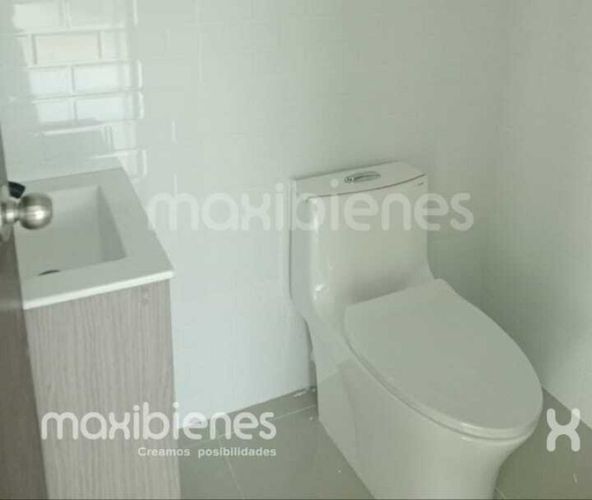 Oficina en arriendo en El Castillo, Medellín, 92 m² · foto 5 de 5