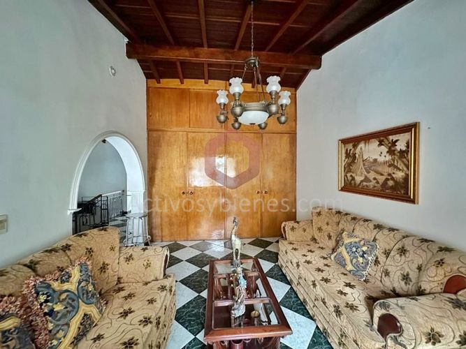 Casa de 5 alcobas en venta en Boston, Medellín, 236 m² · foto 6 de 24