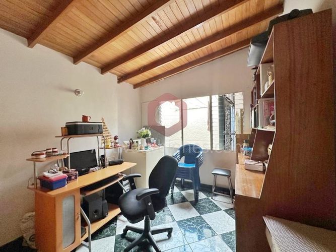 Casa de 5 alcobas en venta en Boston, Medellín, 236 m² · foto 15 de 24