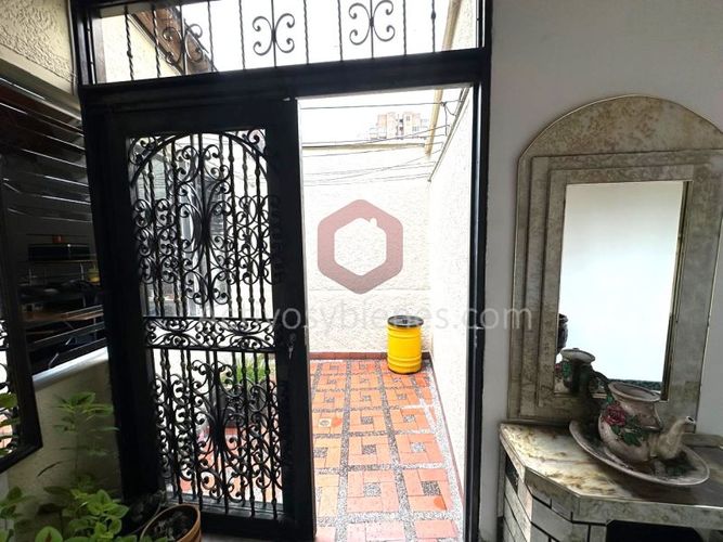 Casa de 5 alcobas en venta en Boston, Medellín, 236 m² · foto 17 de 24