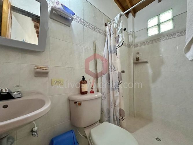 Casa de 5 alcobas en venta en Boston, Medellín, 236 m² · foto 20 de 24