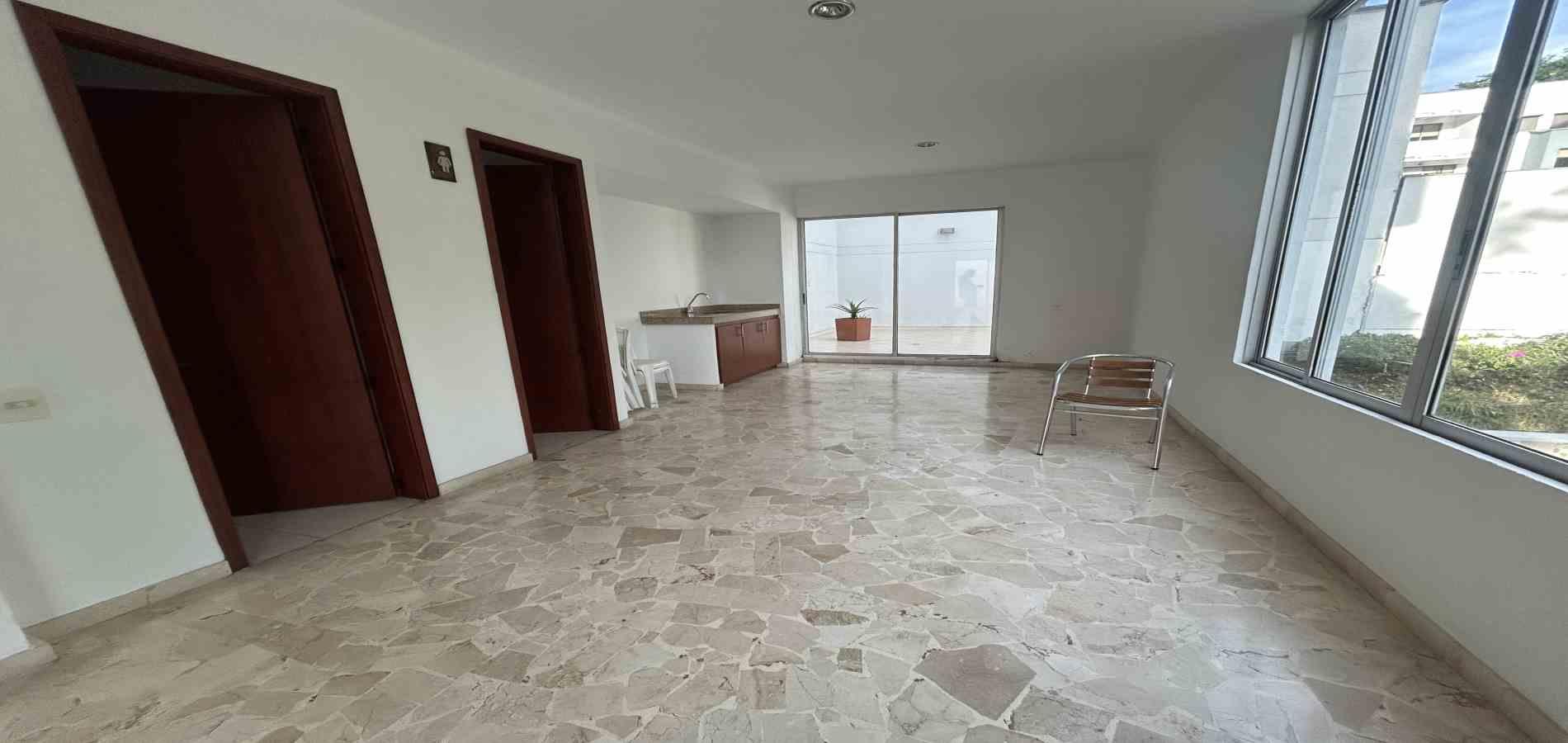 Apartamento en venta en Pinares, Pereira · foto 3 de 17