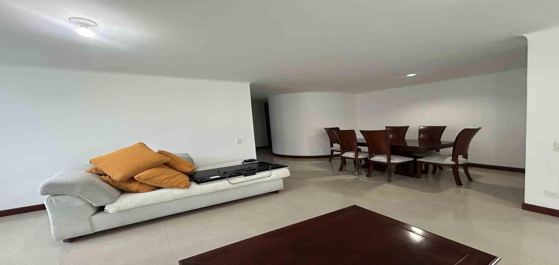 Apartamento en venta en Pinares, Pereira · foto 4 de 17
