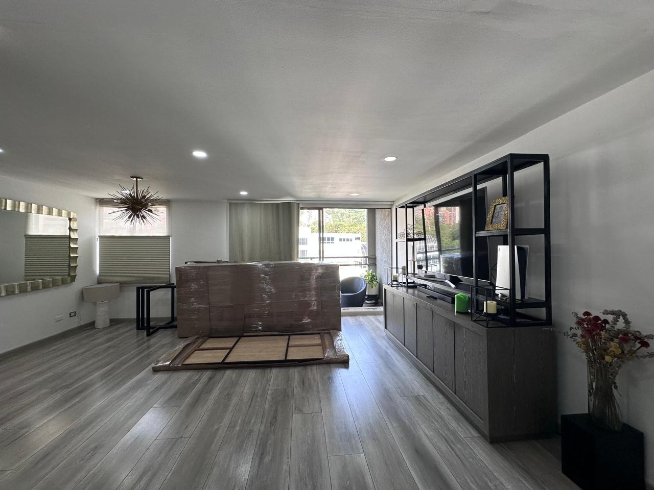 Apartamento en arriendo en El Poblado, Medellín · foto 3 de 16