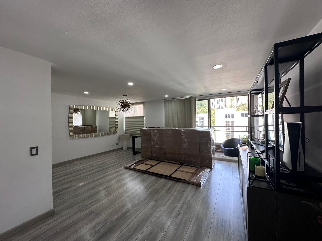Apartamento en arriendo en El Poblado, Medellín · foto 2 de 16