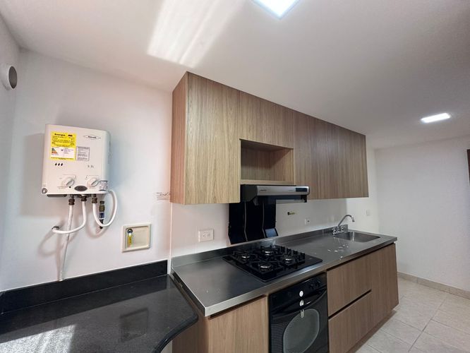 Apartamento de 3 alcobas en arriendo en El Poblado, Medellín, 113 m² · foto 4 de 19