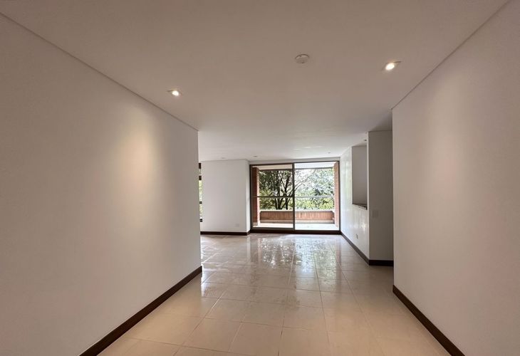 Apartamento de 3 alcobas en arriendo en El Poblado, Medellín, 113 m² · foto 2 de 19