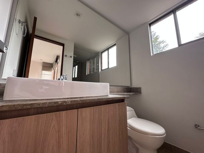 Apartamento de 3 alcobas en arriendo en El Poblado, Medellín, 113 m² · foto 17 de 19