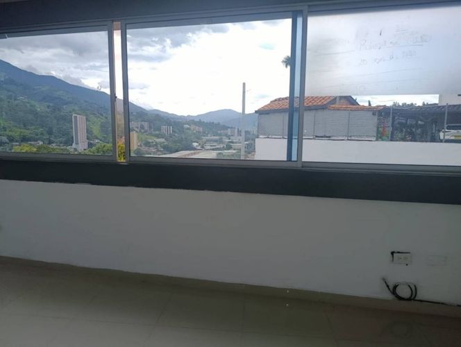 Bodega en arriendo en La Tablaza, La Estrella, 350 m² · foto 10 de 12