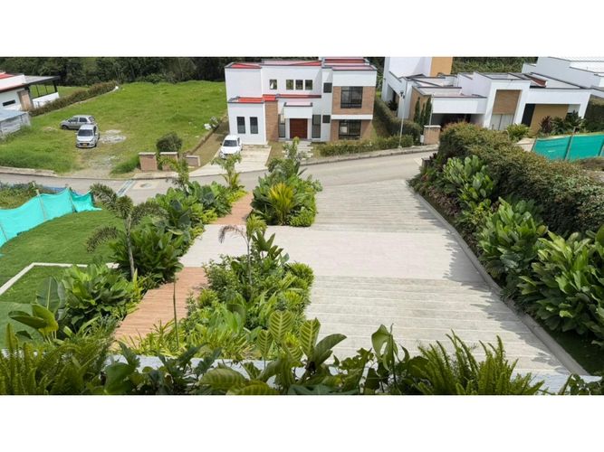 Casa de 5 alcobas en arriendo en La Floresta, Armenia, 950 m² · foto 5 de 24