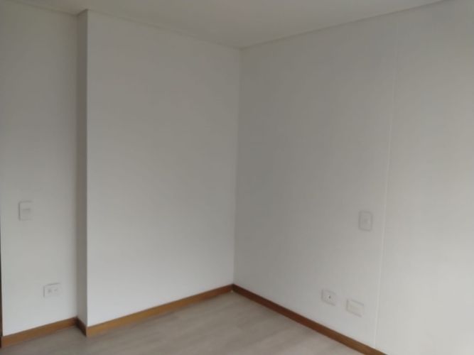 Apartamento de 2 alcobas en arriendo en El Poblado, Medellín, 67 m² · foto 7 de 17