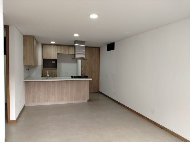 Apartamento de 2 alcobas en arriendo en El Poblado, Medellín, 67 m² · foto 4 de 17