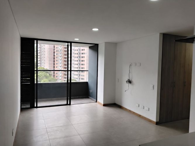 Apartamento de 2 alcobas en arriendo en El Poblado, Medellín, 67 m² · foto 2 de 17