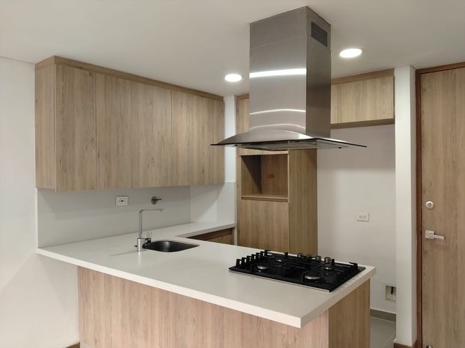 Apartamento de 2 alcobas en arriendo en El Poblado, Medellín, 67 m² · foto 6 de 17