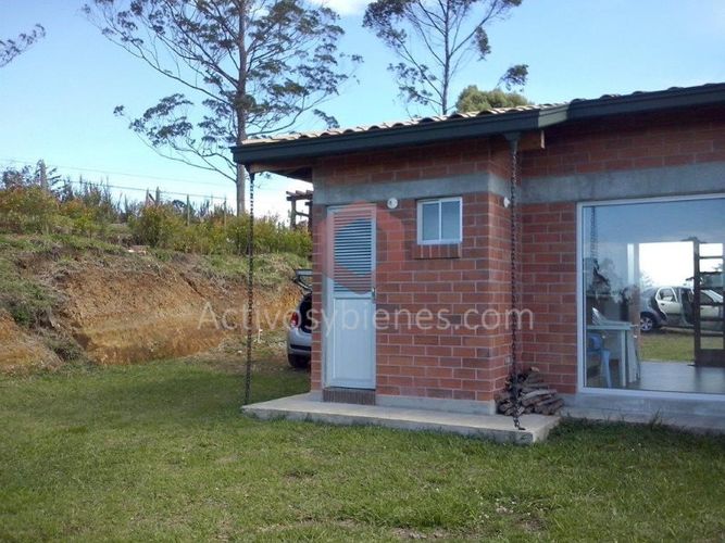 Finca en venta en Quirama, El Carmen de Viboral, 3368 m² · foto 2 de 14