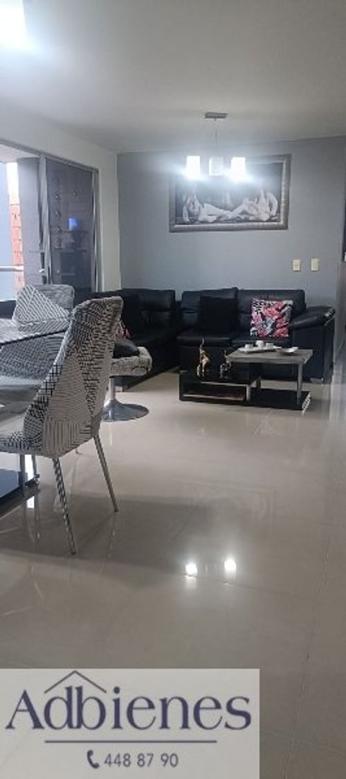 Apartamento de 3 alcobas en venta en Loma De Los Bernal, Medellín, 100 m² · foto 4 de 9