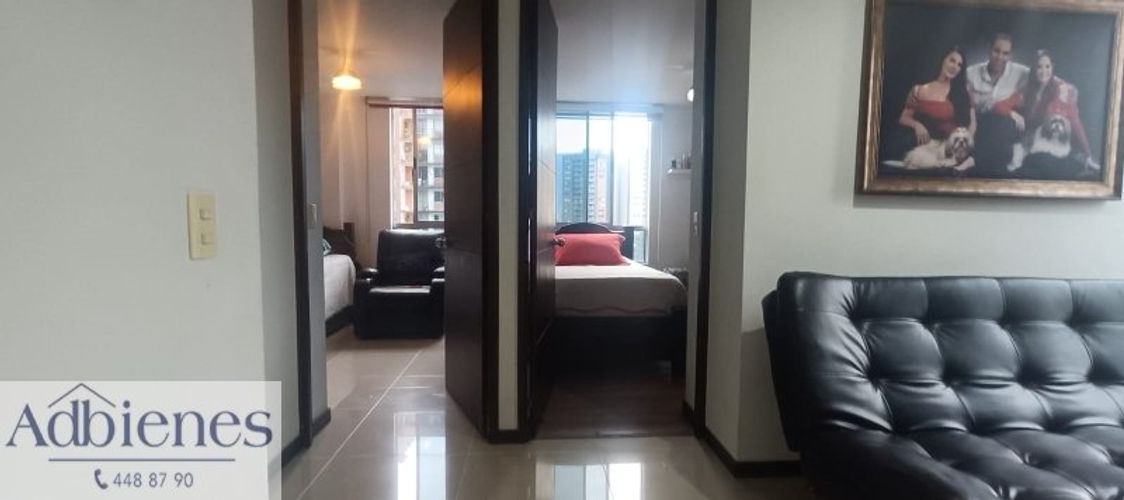 Apartamento de 3 alcobas en venta en Loma De Los Bernal, Medellín, 100 m² · foto 5 de 9