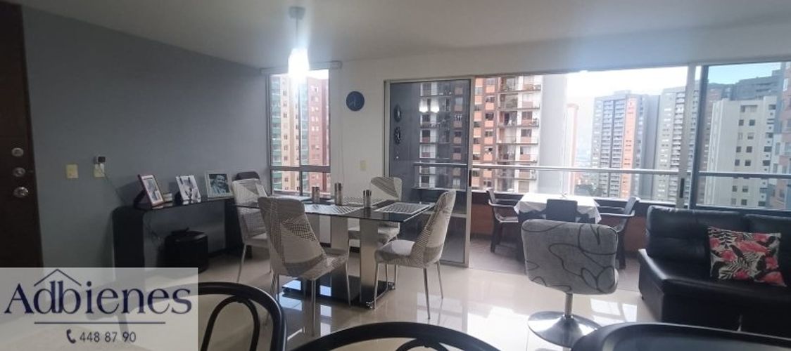 Apartamento de 3 alcobas en venta en Loma De Los Bernal, Medellín, 100 m² · foto 7 de 9