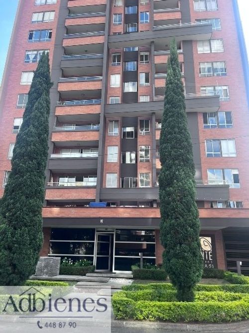 Apartamento de 3 alcobas en venta en Loma De Los Bernal, Medellín, 100 m² · foto 9 de 9