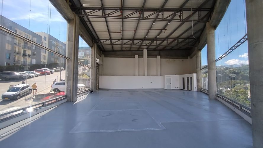 Local en arriendo en La Carola, Manizales, 300 m² · foto 2 de 18