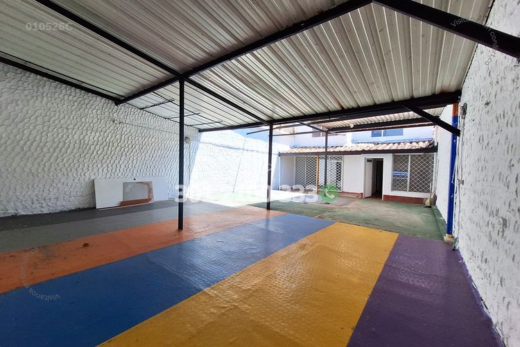 Casa de 4 alcobas en arriendo en Robledo, Medellín, 278 m² · foto 16 de 24